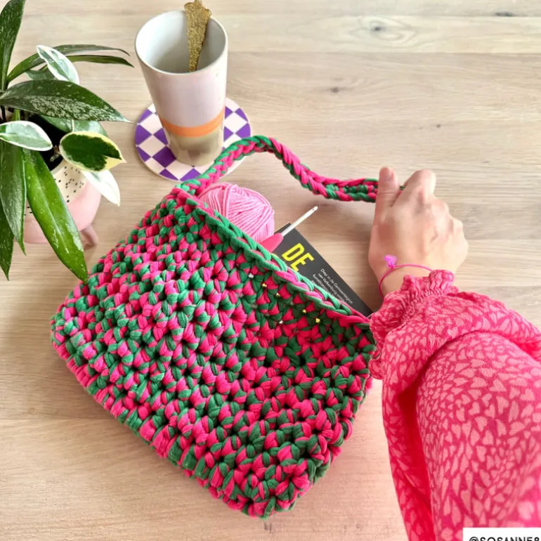 Garen t-shirt - groen - 100 gram - 29 meter