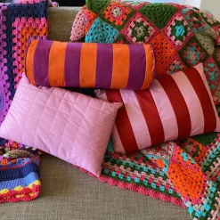 Kussen met strepen - rood/roze - 30x45 cm