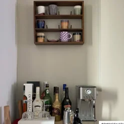 Wandkastje voor 12 mokken - bruin - 45x38x9 cm