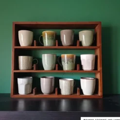 Wandkastje voor 12 mokken - bruin - 45x38x9 cm